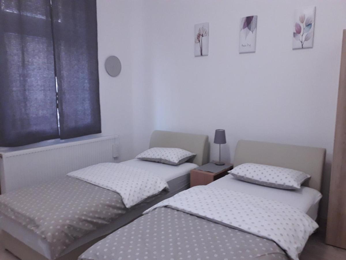 Studio Apartman Ela 特拉夫尼克 外观 照片